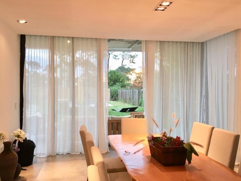 Excelente casa a estrenar en Barrio Privado con servicios